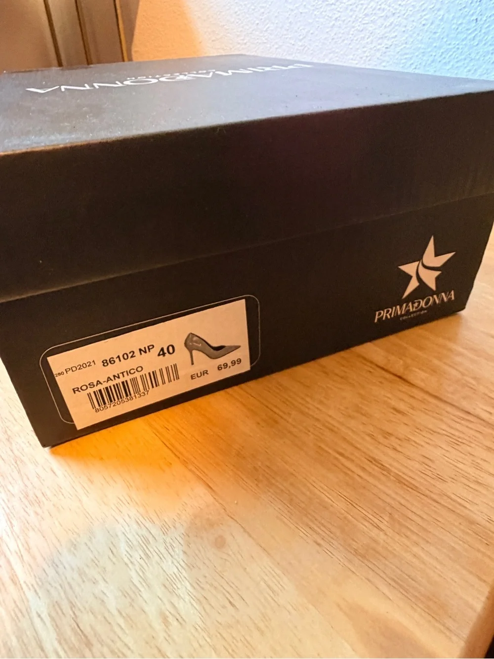 Prima Donna Collection Pink Patent Pointed-Toe Heels New in Box with bag